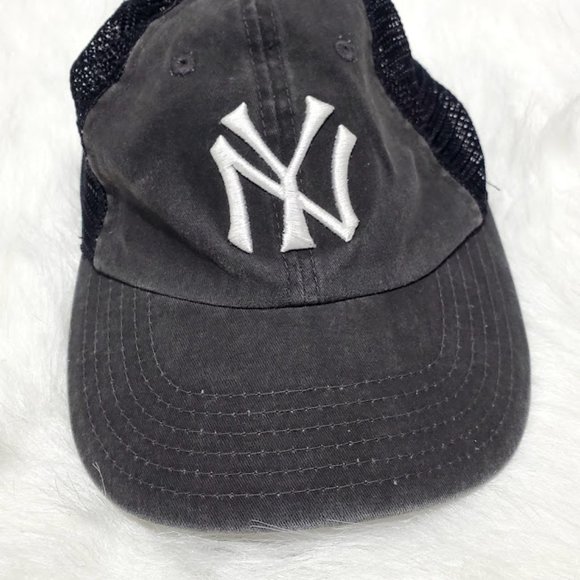 New York Yankees Cooperstown MLB Hat - Picture 3 of 6